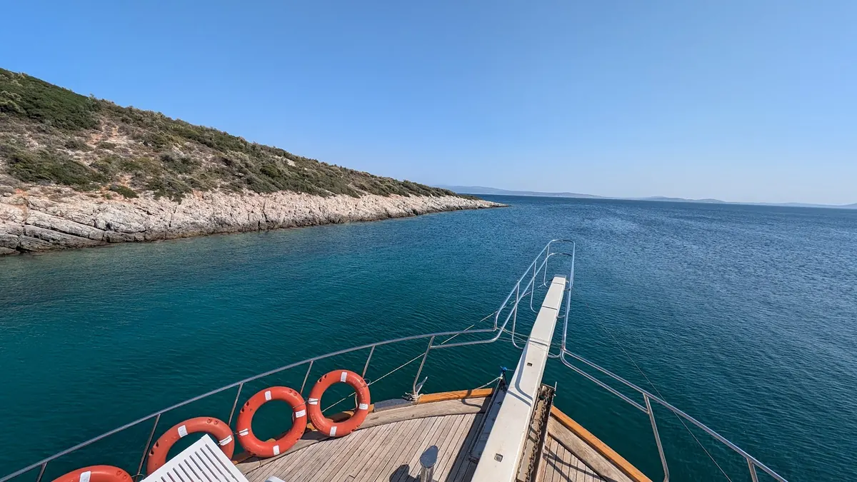 Pruvadan açık deniz manzarası
