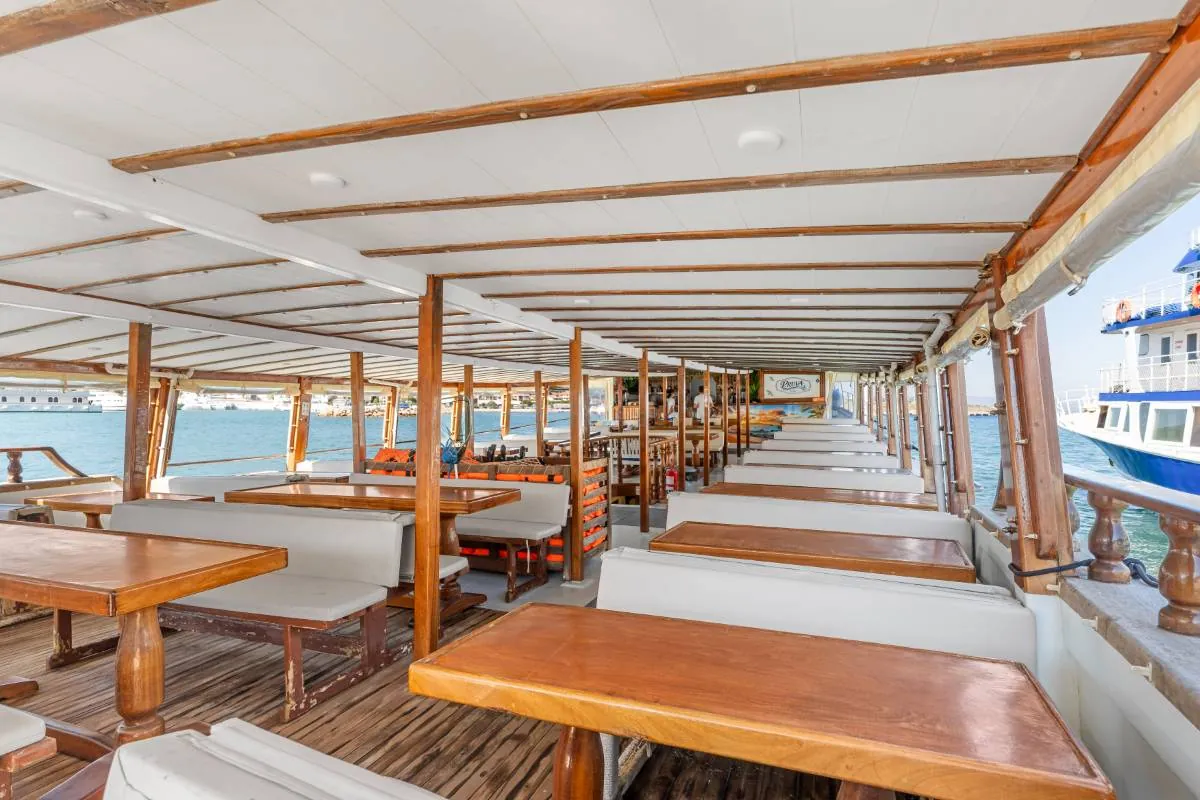 Lady Bente restoran ve yemek alanı